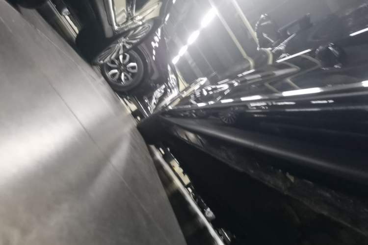 Used Hongqi H9 2022 2.0T Smart Connect Flagship Edition Left Side Sill