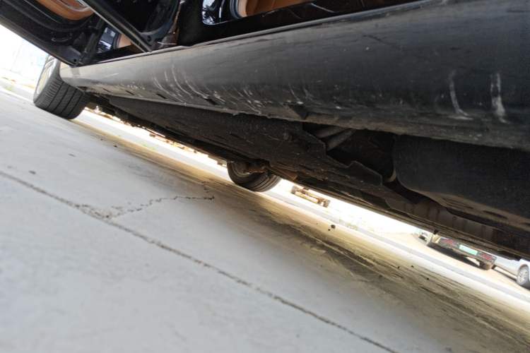 Used Hongqi H9 2022 2.0T Smart Connect Flagship Edition Left Side Sill