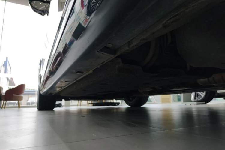 Used Hongqi H9 2022 2.0T Smart Connect Flagship Edition Left Side Sill