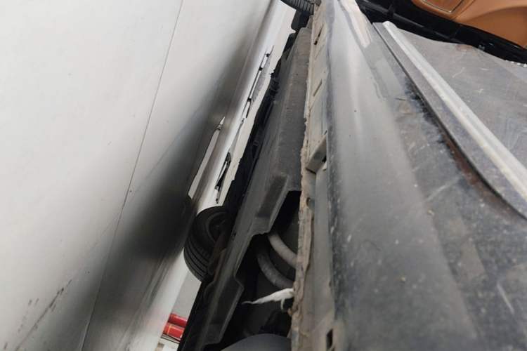 Used Hongqi H9 2022 2.0T Smart Connect Flagship Edition Left Side Sill