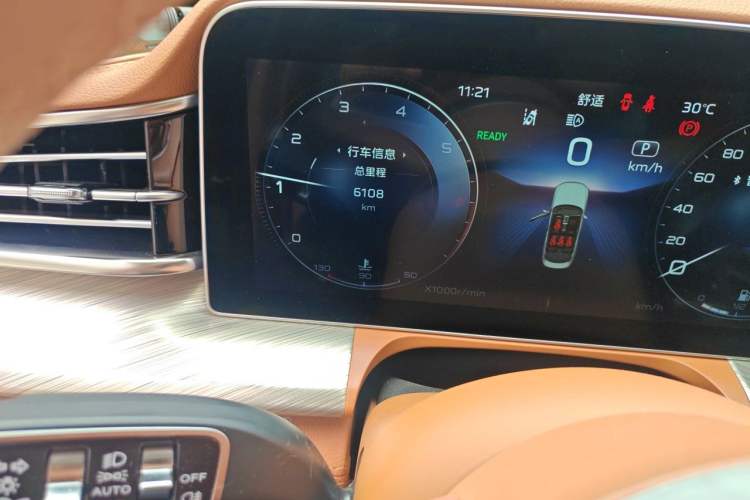 Used Hongqi H9 2022 2.0T Smart Connect Flagship Edition Odometer Close Up