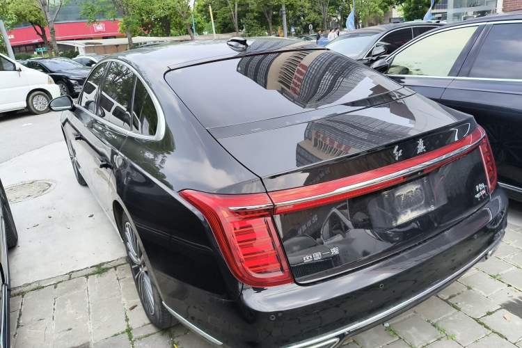 Used Hongqi H9 2022 2.0T Smart Connect Flagship Edition Rear Left 45 Deg