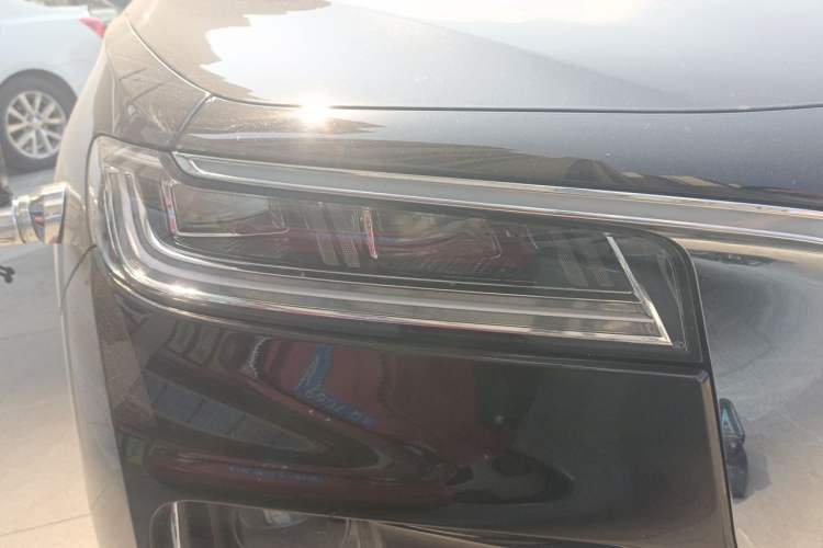 Used Hongqi H9 2022 2.0T Smart Connect Flagship Edition Right Front Headlight