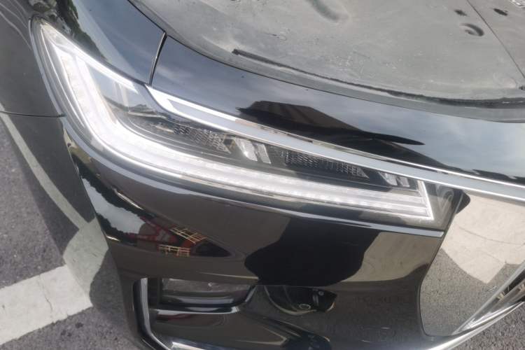 Used Hongqi H9 2022 2.0T Smart Connect Flagship Edition Right Front Headlight