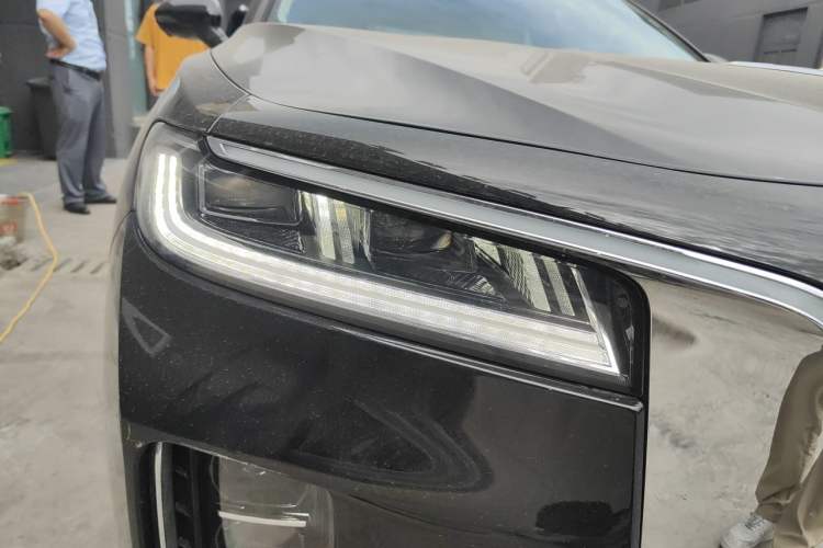 Used Hongqi H9 2022 2.0T Smart Connect Flagship Edition Right Front Headlight