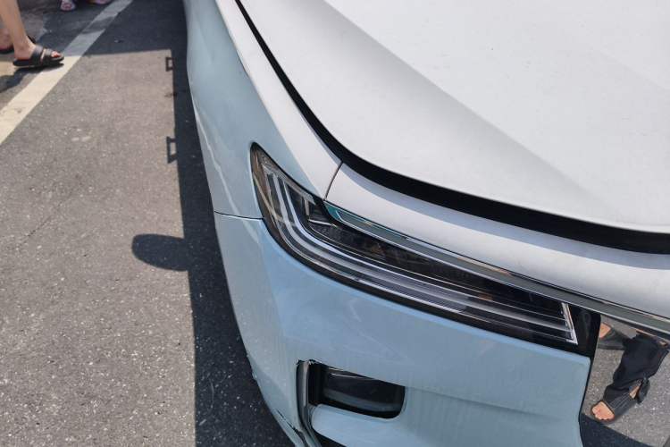 Used Hongqi H9 2022 2.0T Smart Connect Flagship Edition Right Front Headlight