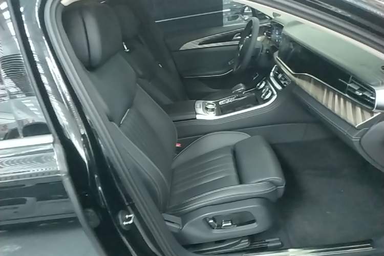 Used Hongqi H9 2022 2.0T Smart Connect Flagship Edition Right Front Seat