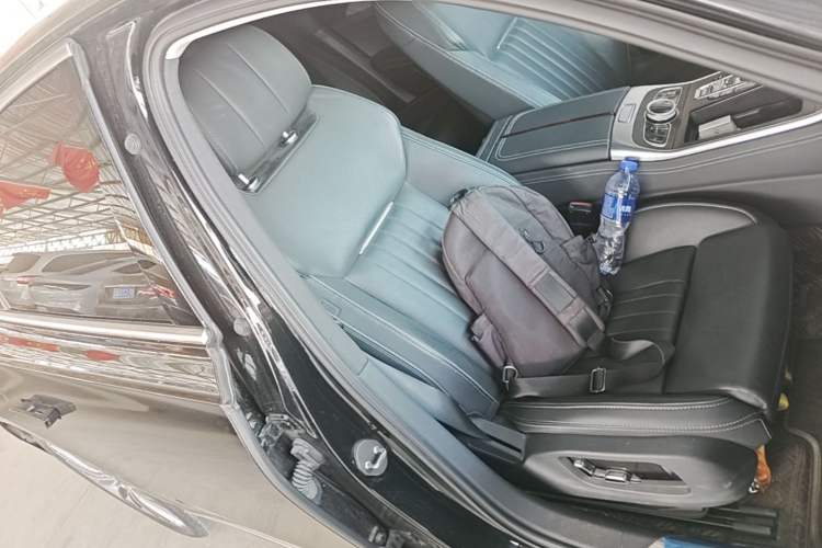 Used Hongqi H9 2022 2.0T Smart Connect Flagship Edition Right Front Seat