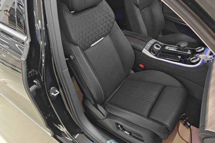 Used Hongqi H9 2022 2.0T Smart Connect Flagship Edition Right Front Seat