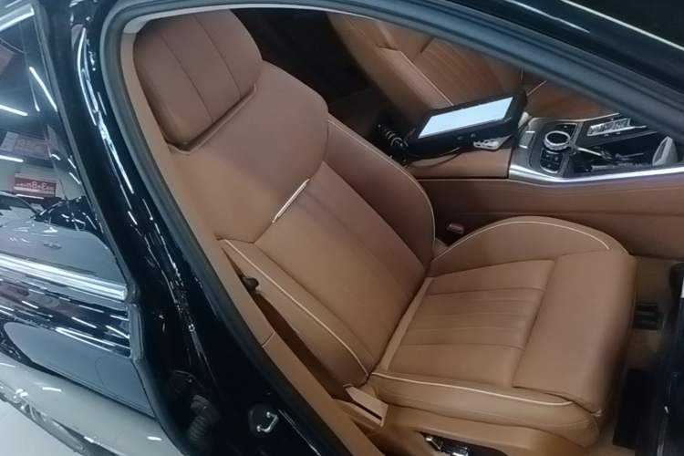 Used Hongqi H9 2022 2.0T Smart Connect Flagship Edition Right Front Seat