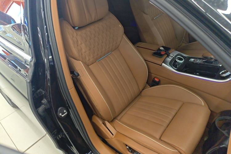 Used Hongqi H9 2022 2.0T Smart Connect Flagship Edition Right Front Seat