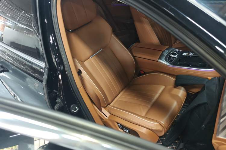 Used Hongqi H9 2022 2.0T Smart Connect Flagship Edition Right Front Seat