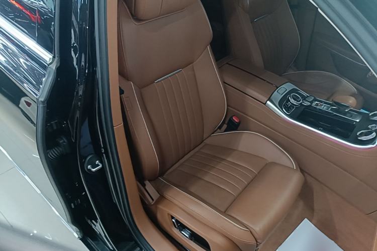 Used Hongqi H9 2022 2.0T Smart Connect Flagship Edition Right Front Seat
