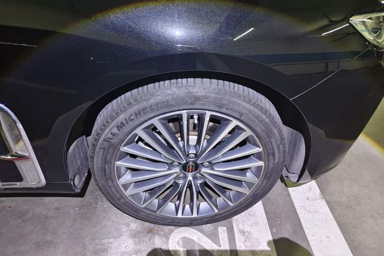 Used Hongqi H9 2022 2.0T Smart Connect Flagship Edition Right Front Wheel Hub