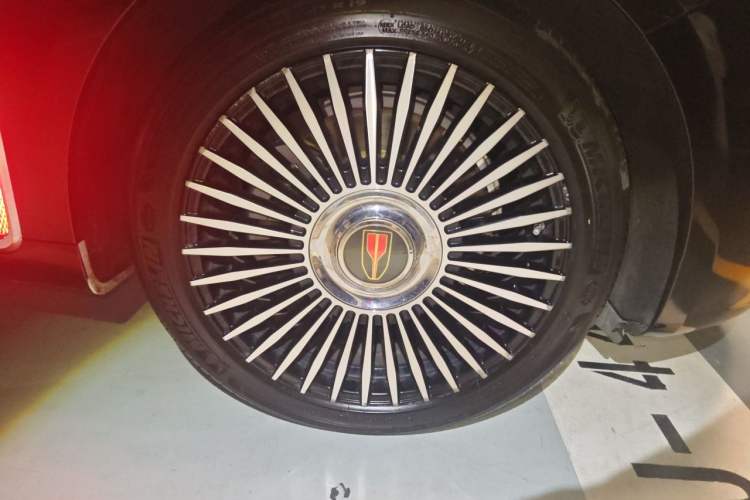 Used Hongqi H9 2022 2.0T Smart Connect Flagship Edition Right Front Wheel Hub
