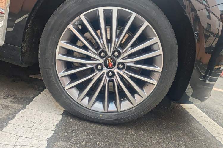 Used Hongqi H9 2022 2.0T Smart Connect Flagship Edition Right Front Wheel Hub