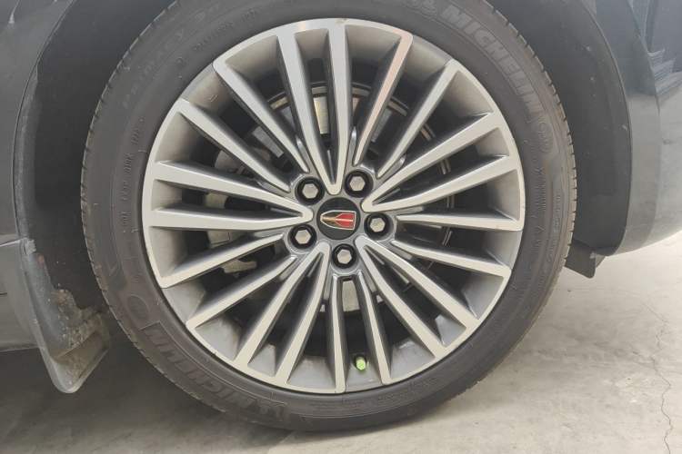 Used Hongqi H9 2022 2.0T Smart Connect Flagship Edition Right Front Wheel Hub