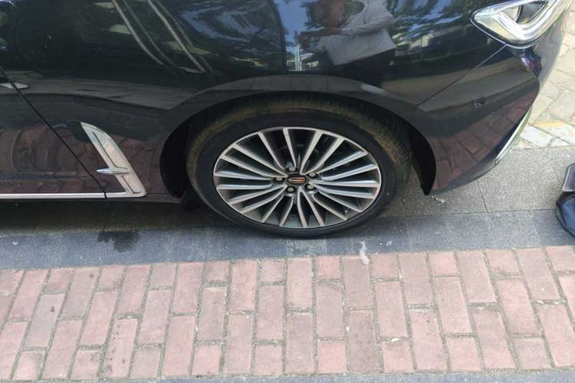 Used Hongqi H9 2022 2.0T Smart Connect Flagship Edition Right Front Wheel Hub