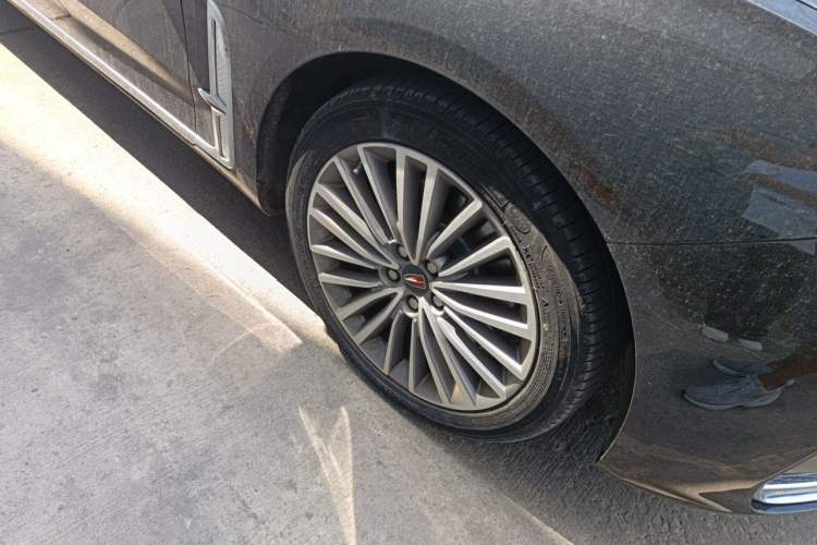 Used Hongqi H9 2022 2.0T Smart Connect Flagship Edition Right Front Wheel Hub