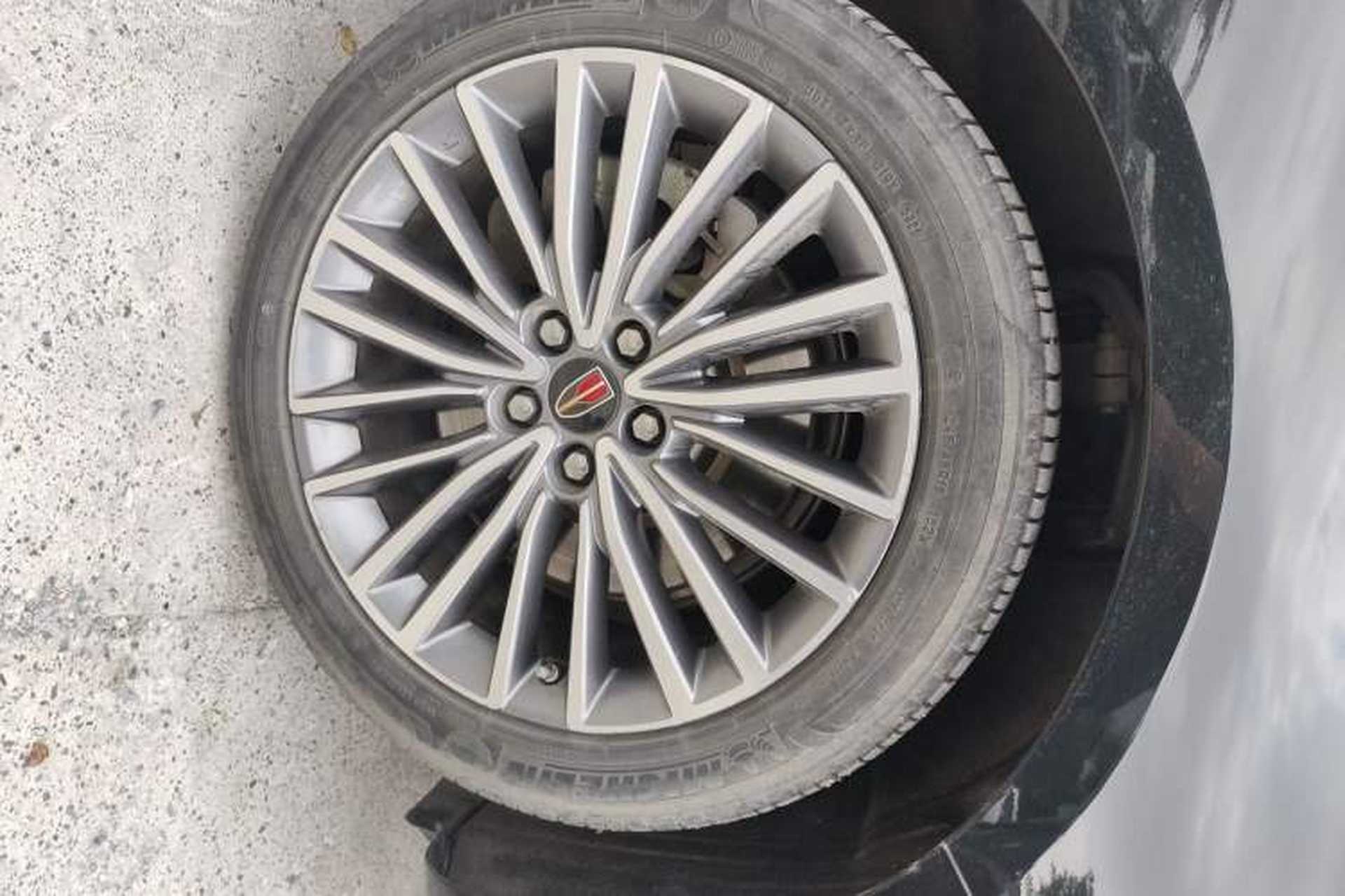 Used Hongqi H9 2022 2.0T Smart Connect Flagship Edition Right Front Wheel Hub
