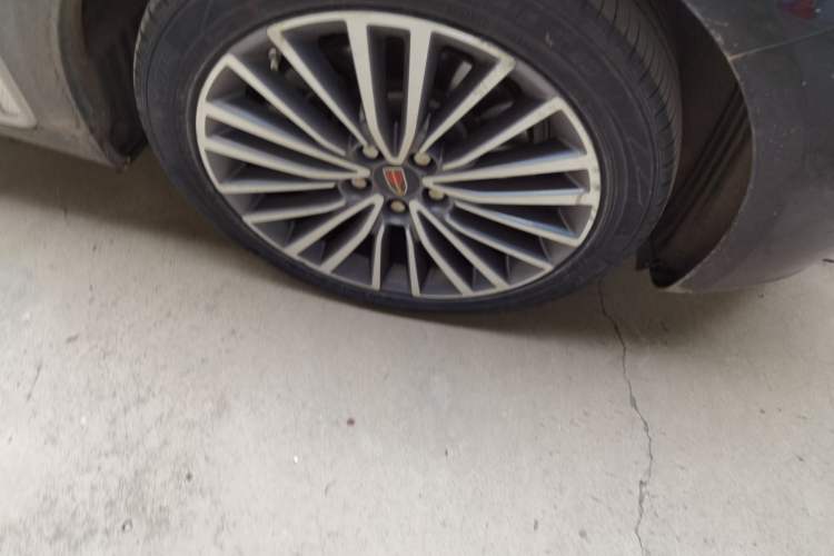 Used Hongqi H9 2022 2.0T Smart Connect Flagship Edition Right Front Wheel Hub