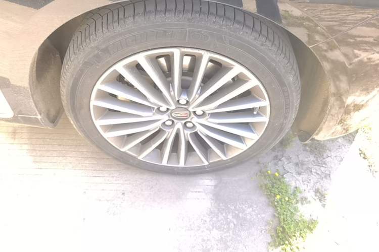 Used Hongqi H9 2022 2.0T Smart Connect Flagship Edition Right Front Wheel Hub