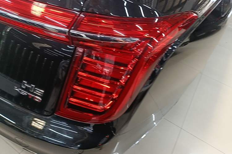 Used Hongqi H9 2022 2.0T Smart Connect Flagship Edition Right Rear Taillight