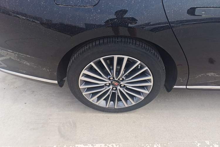Used Hongqi H9 2022 2.0T Smart Connect Flagship Edition Right Rear Wheel Hub