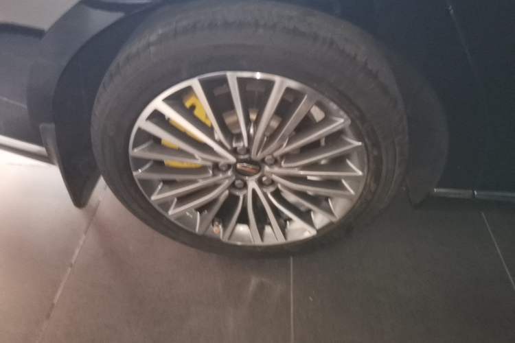 Used Hongqi H9 2022 2.0T Smart Connect Flagship Edition Right Rear Wheel Hub