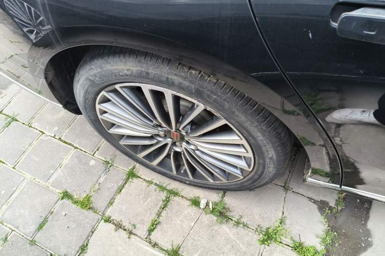 Used Hongqi H9 2022 2.0T Smart Connect Flagship Edition Right Rear Wheel Hub