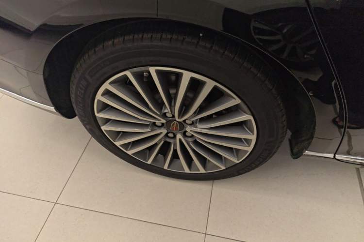 Used Hongqi H9 2022 2.0T Smart Connect Flagship Edition Right Rear Wheel Hub