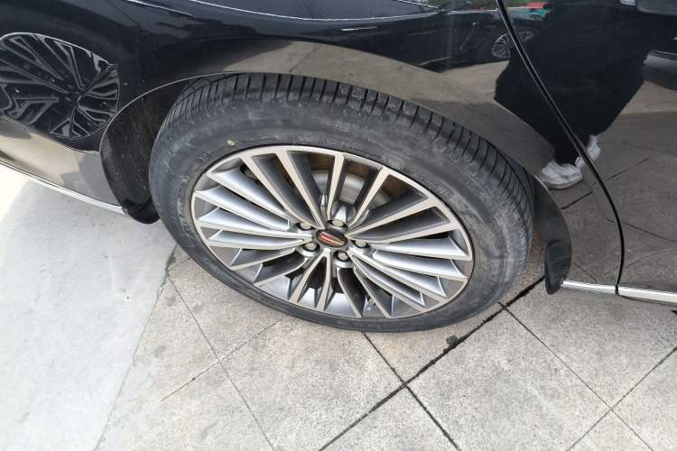 Used Hongqi H9 2022 2.0T Smart Connect Flagship Edition Right Rear Wheel Hub