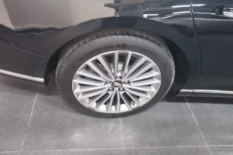 Used Hongqi H9 2022 2.0T Smart Connect Flagship Edition Right Rear Wheel Hub