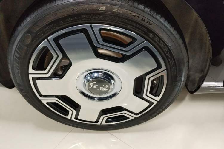 Used Hongqi H9 2022 2.0T Smart Connect Flagship Edition Right Rear Wheel Hub
