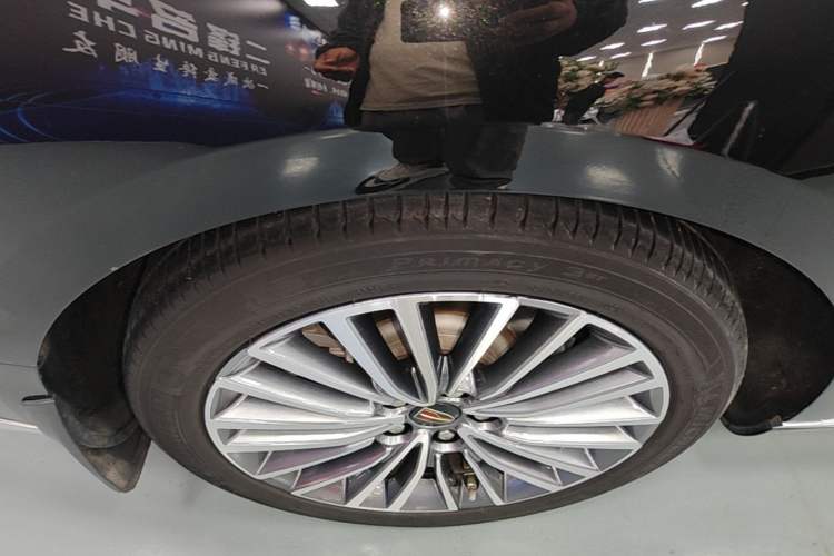 Used Hongqi H9 2022 2.0T Smart Connect Flagship Edition Right Rear Wheel Hub