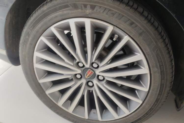 Used Hongqi H9 2022 2.0T Smart Connect Flagship Edition Right Rear Wheel Hub