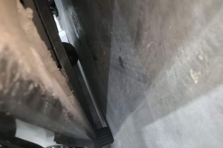 Used Hongqi H9 2022 2.0T Smart Connect Flagship Edition Right Side Sill