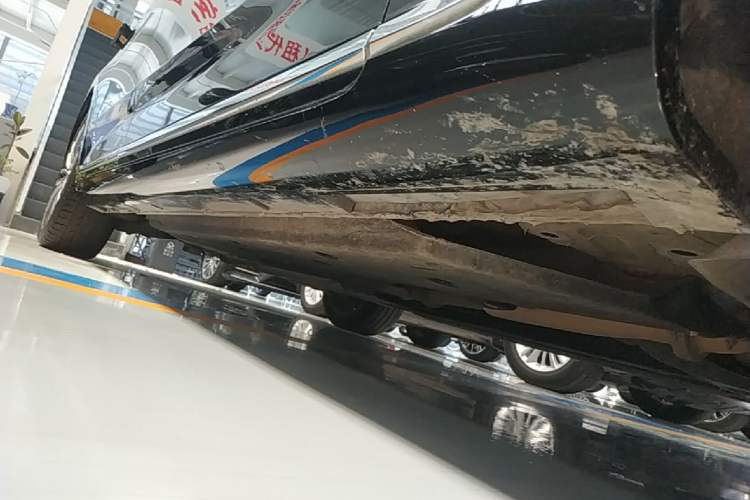 Used Hongqi H9 2022 2.0T Smart Connect Flagship Edition Right Side Sill
