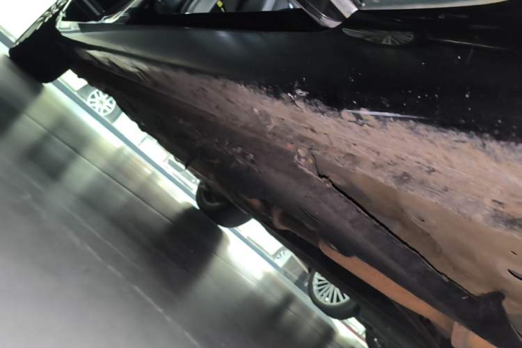 Used Hongqi H9 2022 2.0T Smart Connect Flagship Edition Right Side Sill