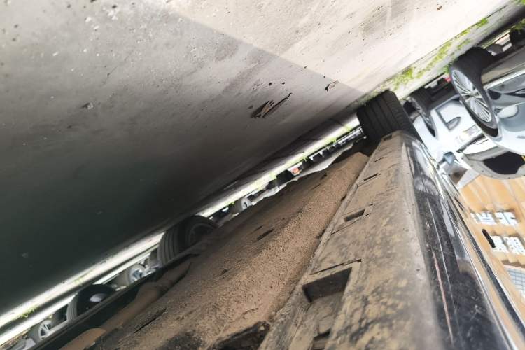 Used Hongqi H9 2022 2.0T Smart Connect Flagship Edition Right Side Sill