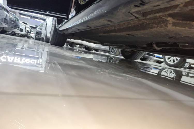 Used Hongqi H9 2022 2.0T Smart Connect Flagship Edition Right Side Sill