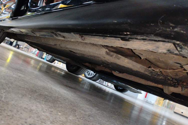 Used Hongqi H9 2022 2.0T Smart Connect Flagship Edition Right Side Sill