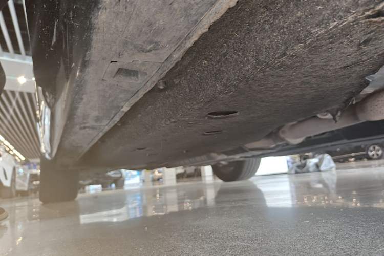 Used Hongqi H9 2022 2.0T Smart Connect Flagship Edition Right Side Sill