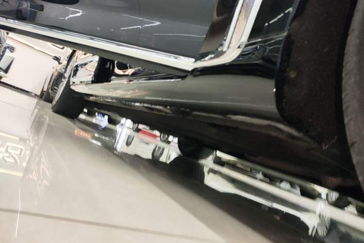 Used Hongqi H9 2022 2.0T Smart Connect Flagship Edition Right Side Sill
