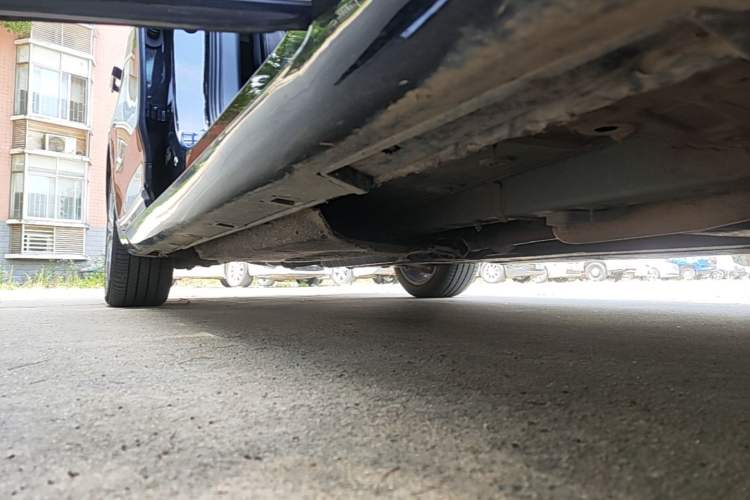 Used Hongqi H9 2022 2.0T Smart Connect Flagship Edition Right Side Sill