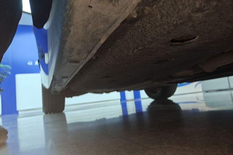 Used Hongqi H9 2022 2.0T Smart Connect Flagship Edition Right Side Sill