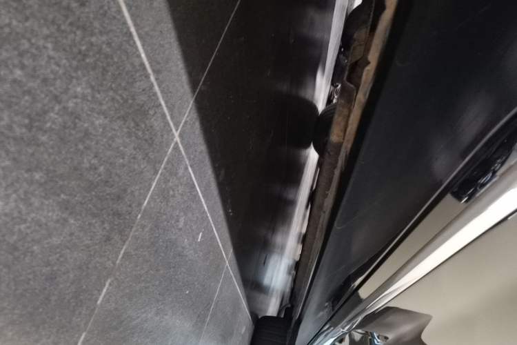 Used Hongqi H9 2022 2.0T Smart Connect Flagship Edition Right Side Sill