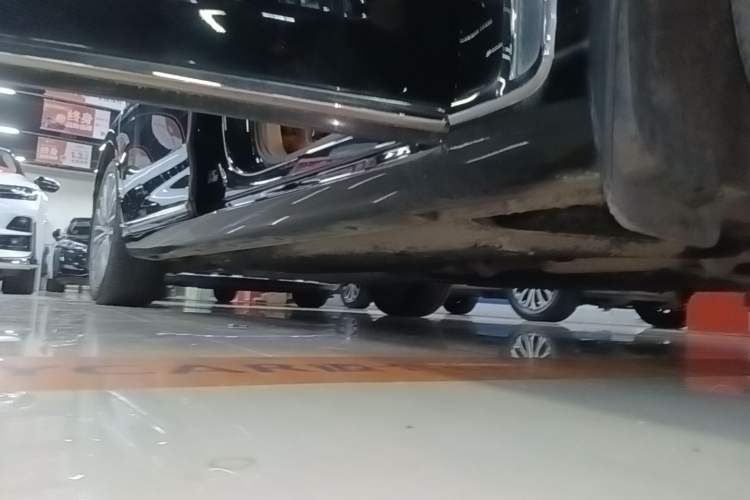 Used Hongqi H9 2022 2.0T Smart Connect Flagship Edition Right Side Sill