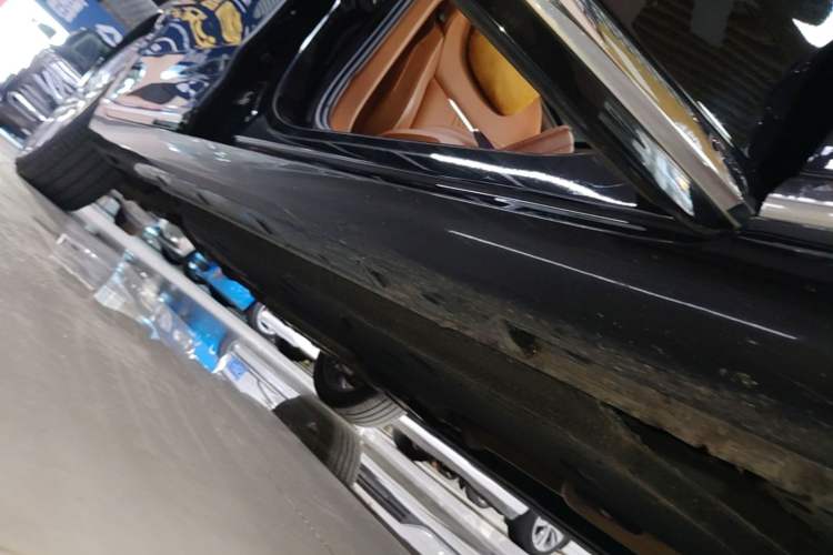 Used Hongqi H9 2022 2.0T Smart Connect Flagship Edition Right Side Sill
