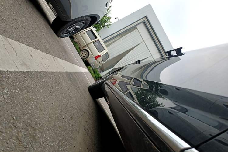 Used Hongqi H9 2022 2.0T Smart Connect Flagship Edition Right Side Sill